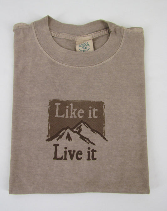 Earth Creations T-Shirt “Mountain (Like it, Live it)”, Sandstone